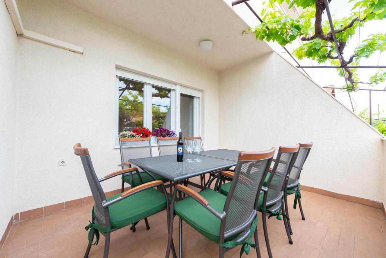 Villa Apartments Duje Kaštela Extérieur photo