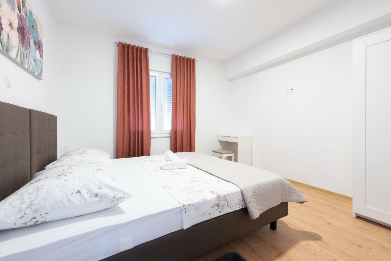 Villa Apartments Duje Kaštela Extérieur photo
