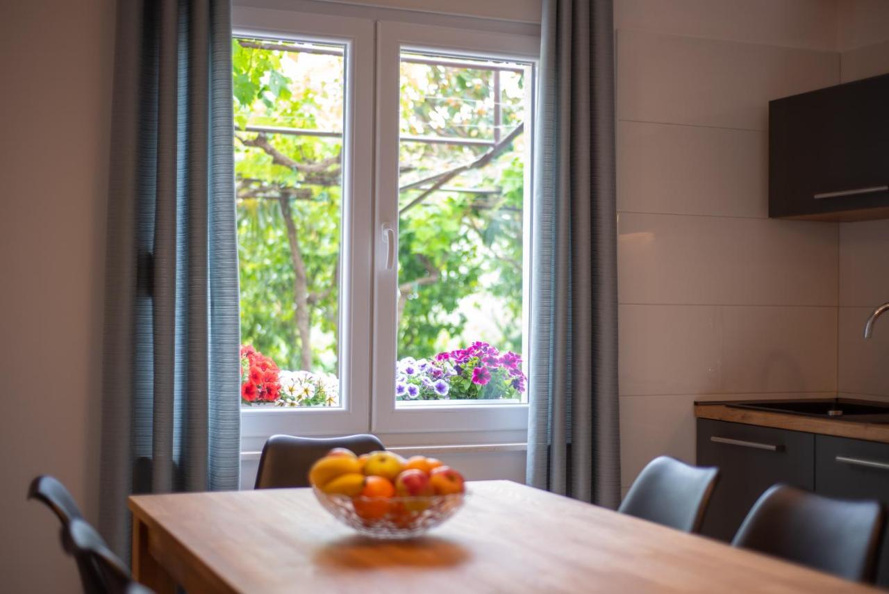 Villa Apartments Duje Kaštela Extérieur photo